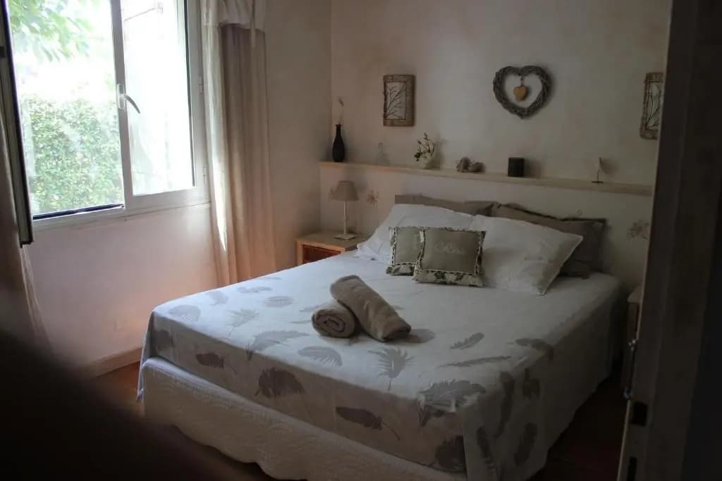Superbe maison familiale avec piscine privée au pied du Mont Ventoux, jolie vue sur le village du Beaucet, 8 personnes, LS...