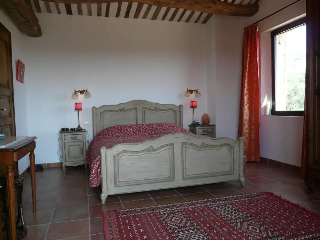 Magnifique Propriété Avec Piscine Privée Chauffée, Superbe Vue Sur Les Oliveraies Des Alpilles, Située À Mouriès, 10 Perso...