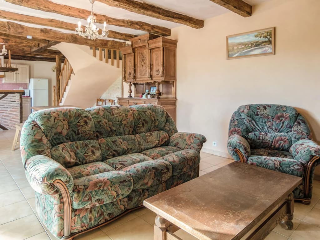 Beautiful Holiday Home in Cressensac with Swimming Pool - Photo 2