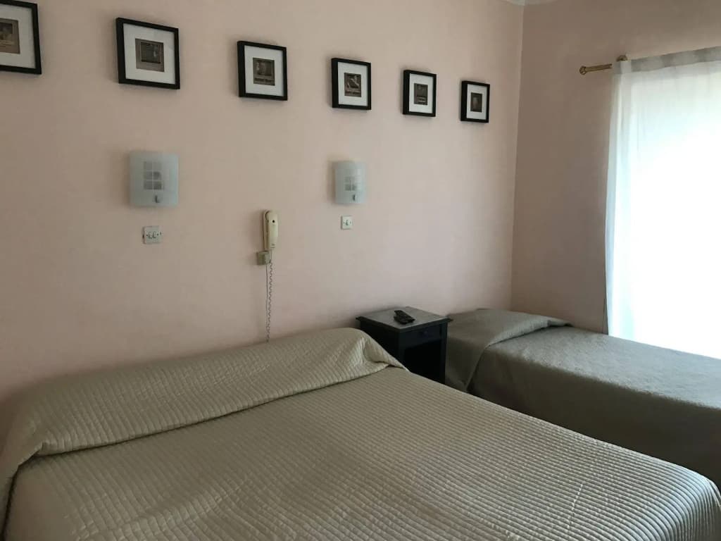 Hôtel Paradis - Photo 3