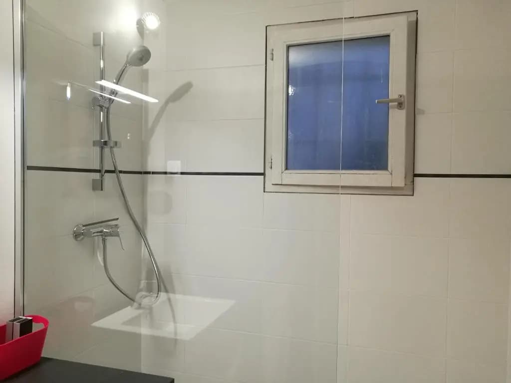 Nicolas I, 53m2, une chambre, parking privé - Miniature 8