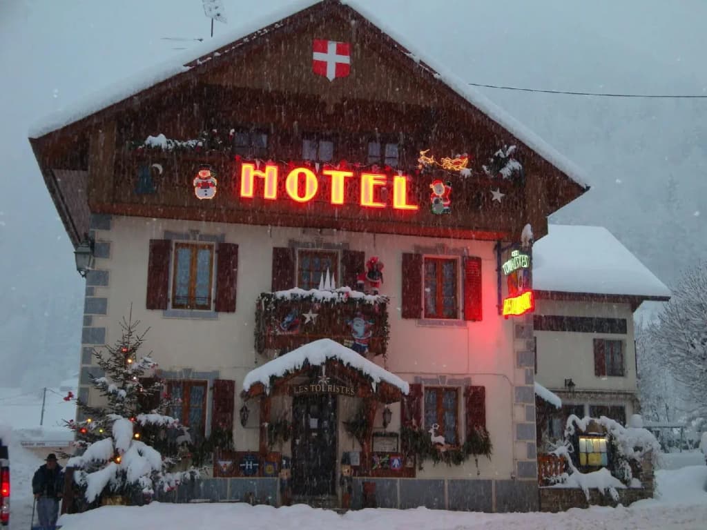 Hotel Les Touristes - Miniature 8