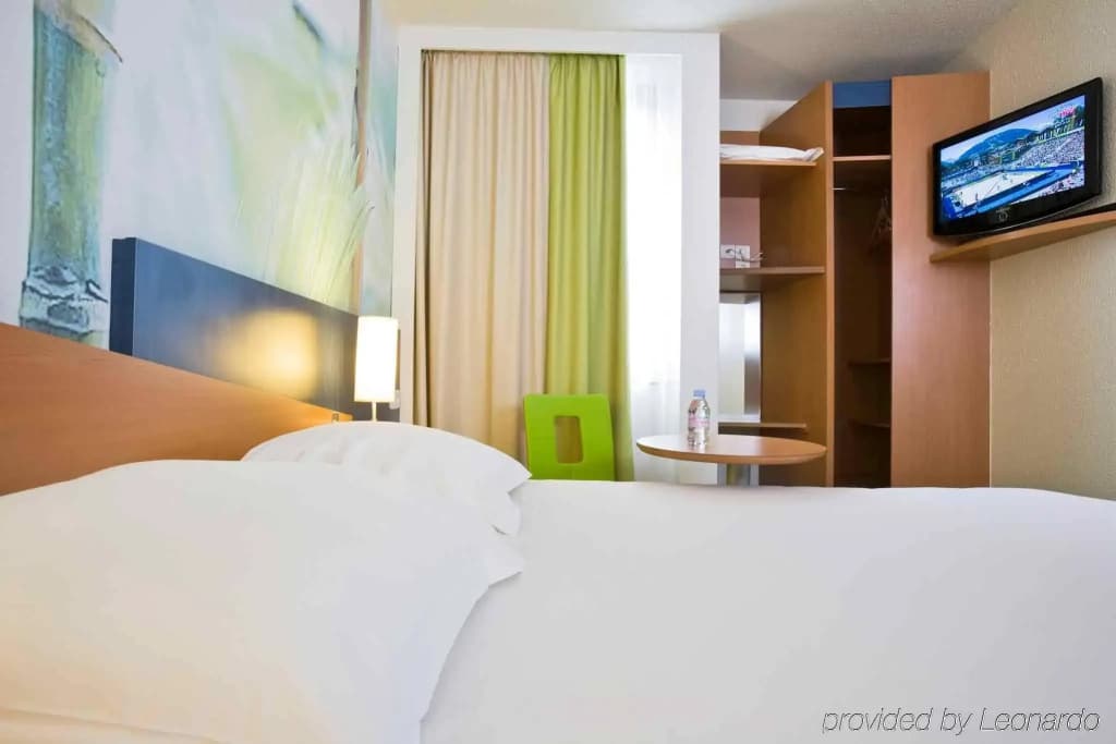 ibis Styles Angers Centre Gare - Photo 4