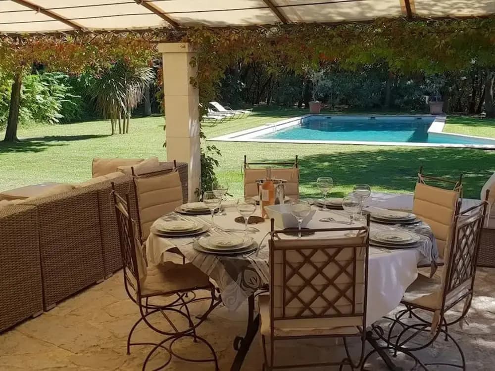 Villa in an Idyllic and Relaxing Setting Near Orange - Photo 5