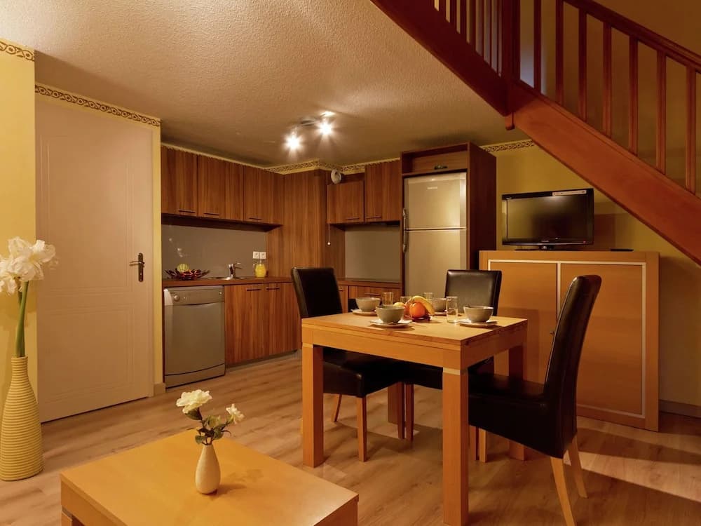Chalet in Isola Near Ski Slopes - Photo 2