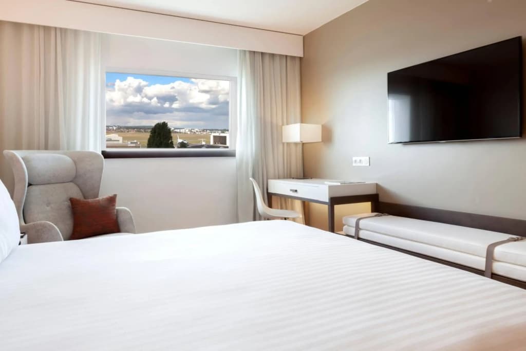 AC Hotel Paris Le Bourget Airport by Marriott - Photo 3