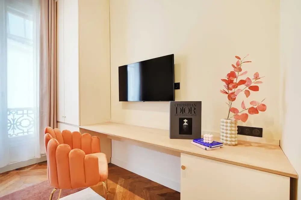 Chic Hotel-1br/4p In the Heart of the Palais Royal - Miniature 8