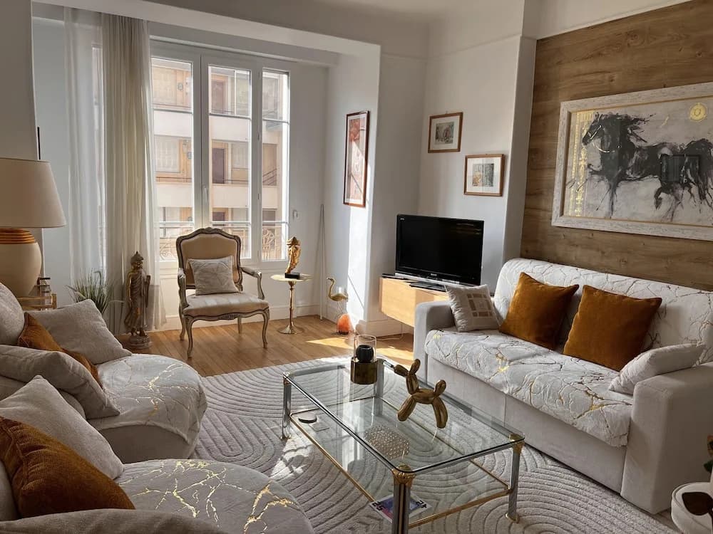 One Bedroom Apartment in Cannes Center a few Steps From the Croisette and the Martinez Hotel - 2032 - Photo 2