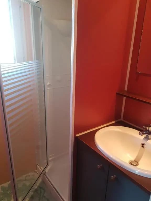 Mobil-home flottant SEURRE vue panoramique sur l'eau jacuzzi privé en option - Miniature 7