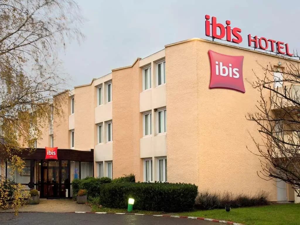ibis Rambouillet - Photo 1