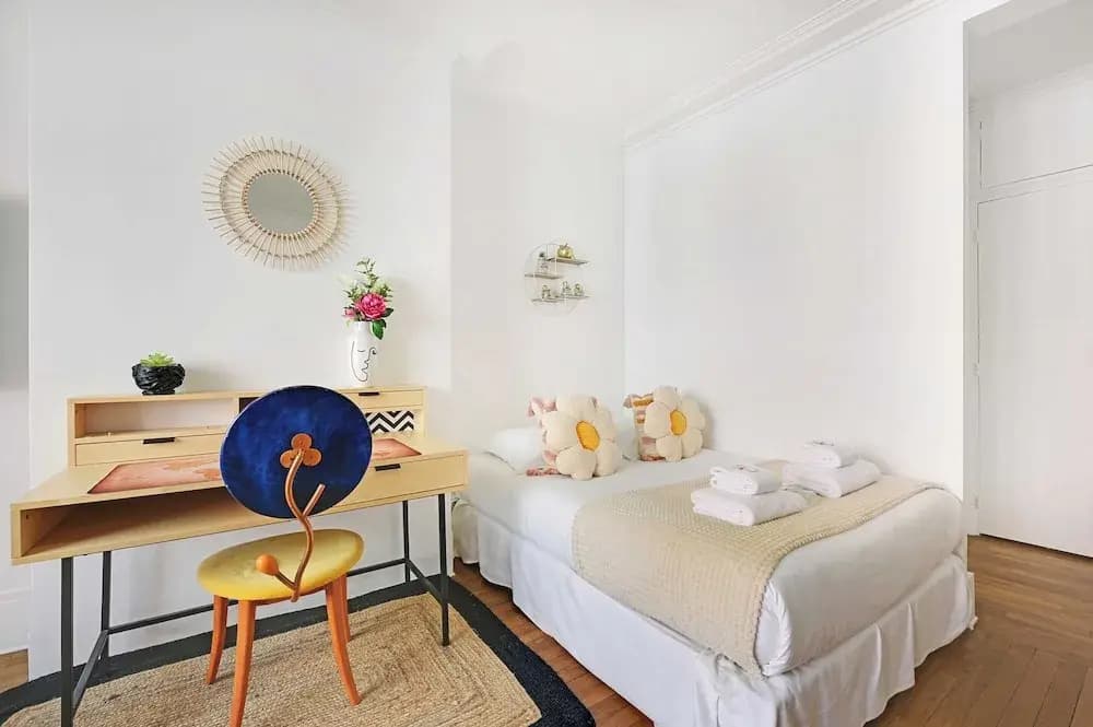 Charming Apartment -4p- Near Arc de Triomphe - Photo 3