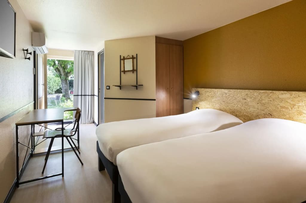 greet Hotel Villeneuve La Garenne - Photo 5