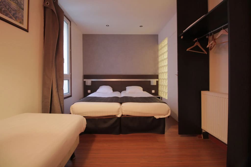 Modern's Hotel - Photo 1