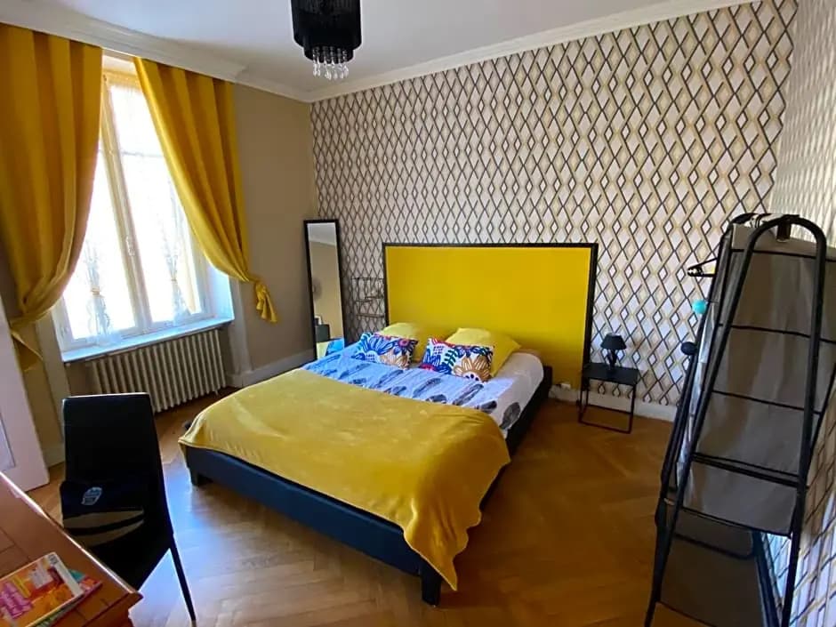 Chambre Hote Urban Chic proche Bagnoles SDD privative au Calme - Miniature 6