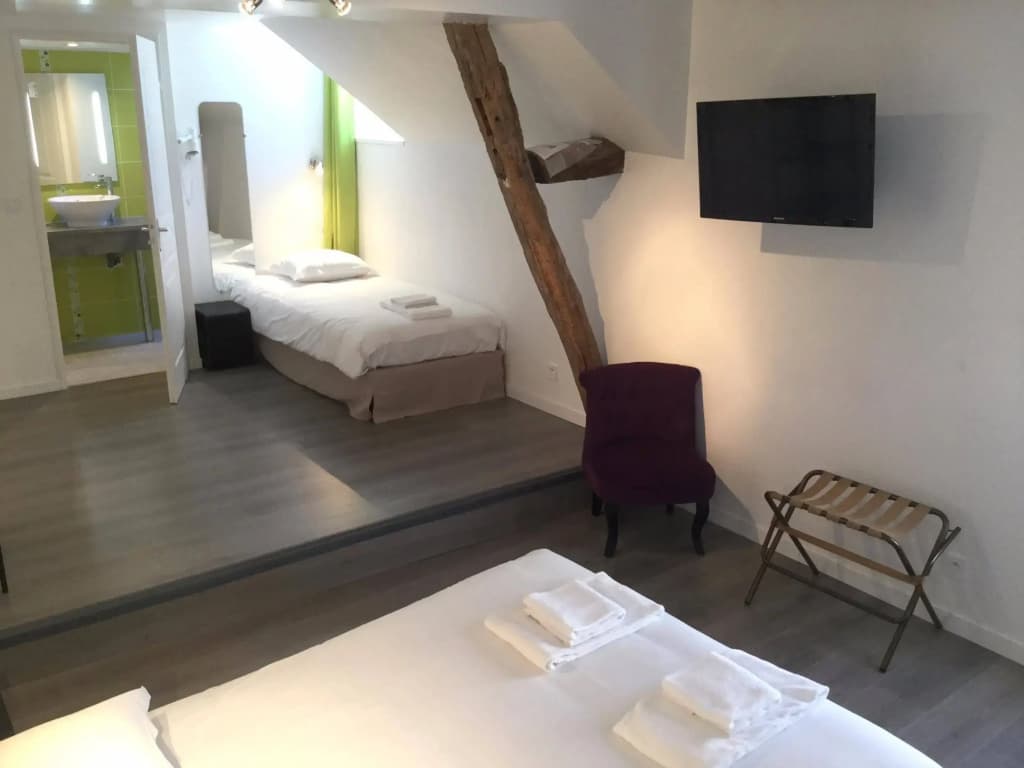 Hôtel Les Trois Lys - Photo 2