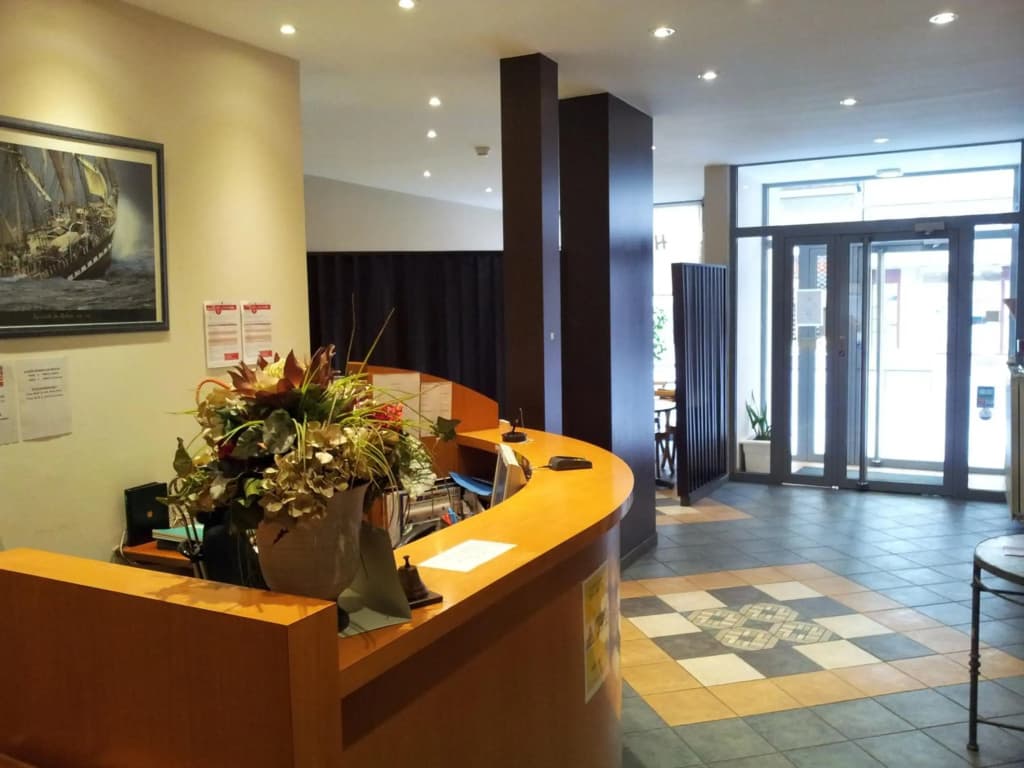 Htel Azur - Photo 2