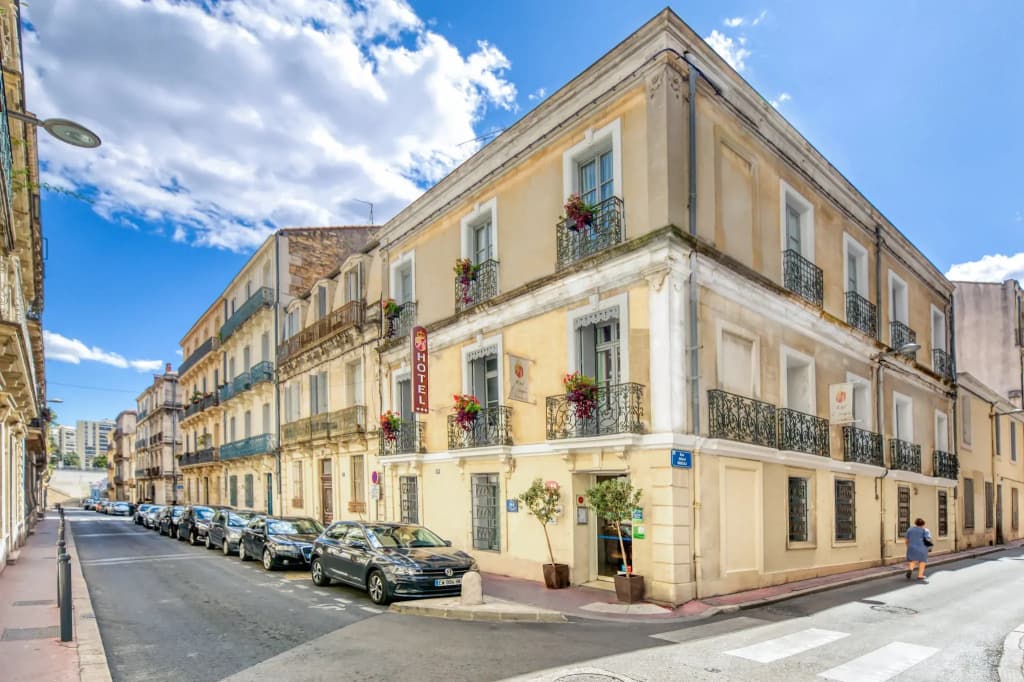 Hotel d'Aragon - Place de la Comédie - Photo 1