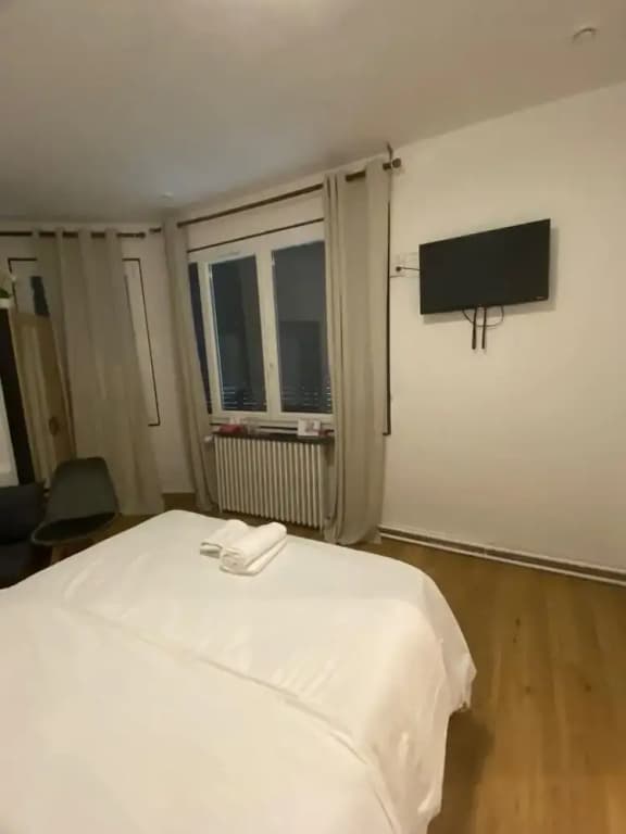Hotel & Restaurant ISVARA - Photo 2