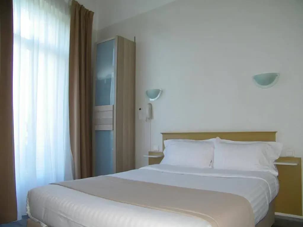 Hôtel L'Univers - Photo 4