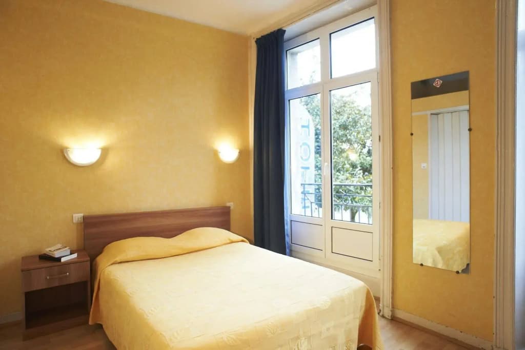 Hôtel Le Petit Duquesne - Photo 4
