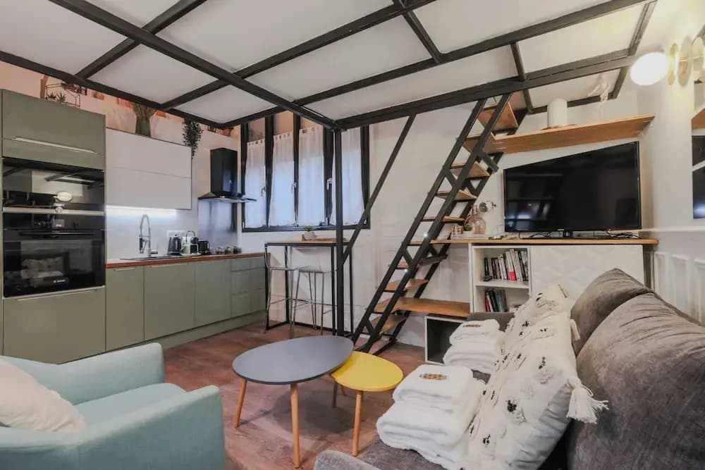 Comfortable Duplex in the Heart of Paris! - Photo 3