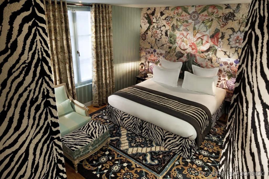 Hôtel du Petit Moulin, Haute Couture hotel by Lacroix - Photo 3