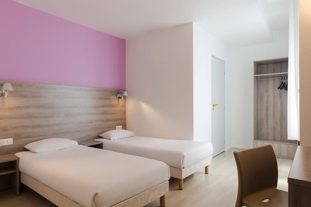 BRIT HOTEL CONFORT NEVERS Centre Gare - Photo 4