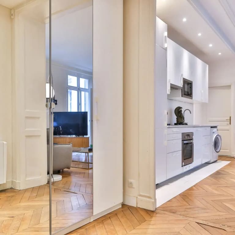 Secret Villiers I Stylish 2 Bed Apt in Villiers - Miniature 6