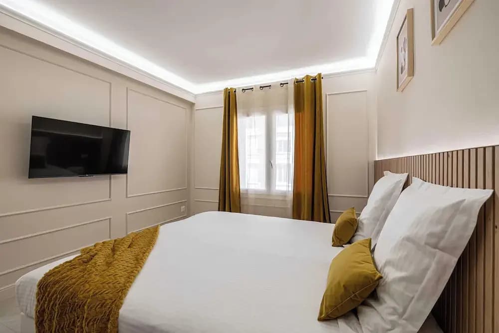 Haussmann Apartment - South-facing Balcony 2br/4p - Photo 3