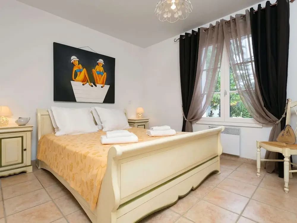 Luxurious Villa With a Dishwasher, Only 3.5km From the Beach - Miniature 6