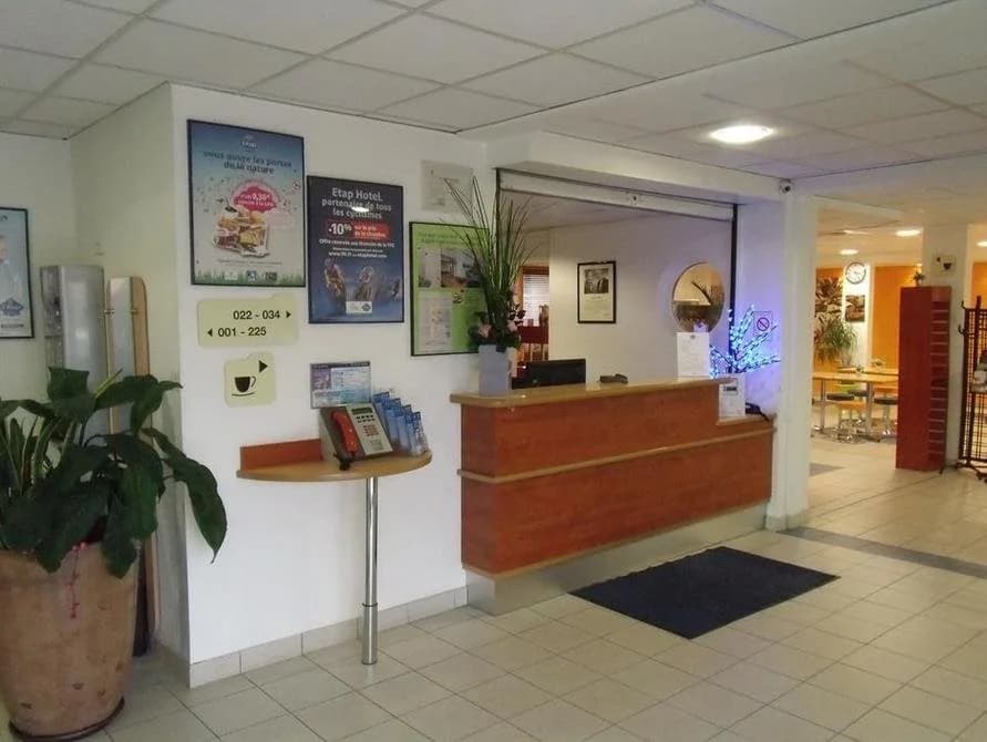 Ibis Budget Aix-En-Provence Les Milles - Photo 2