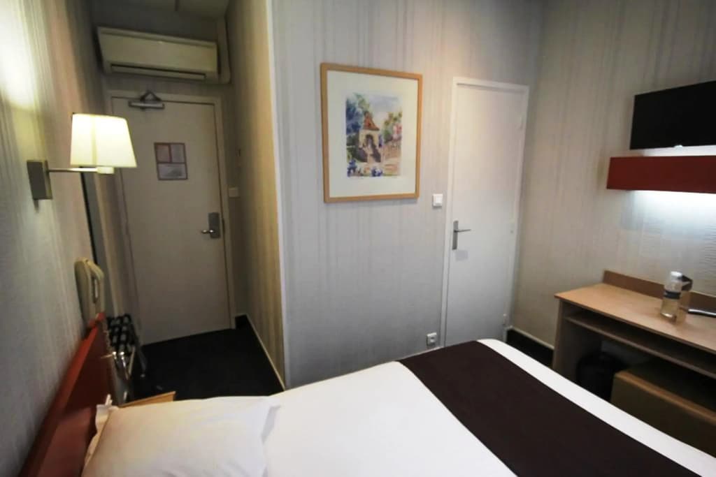 Hôtel des Trois Gares - Miniature 6