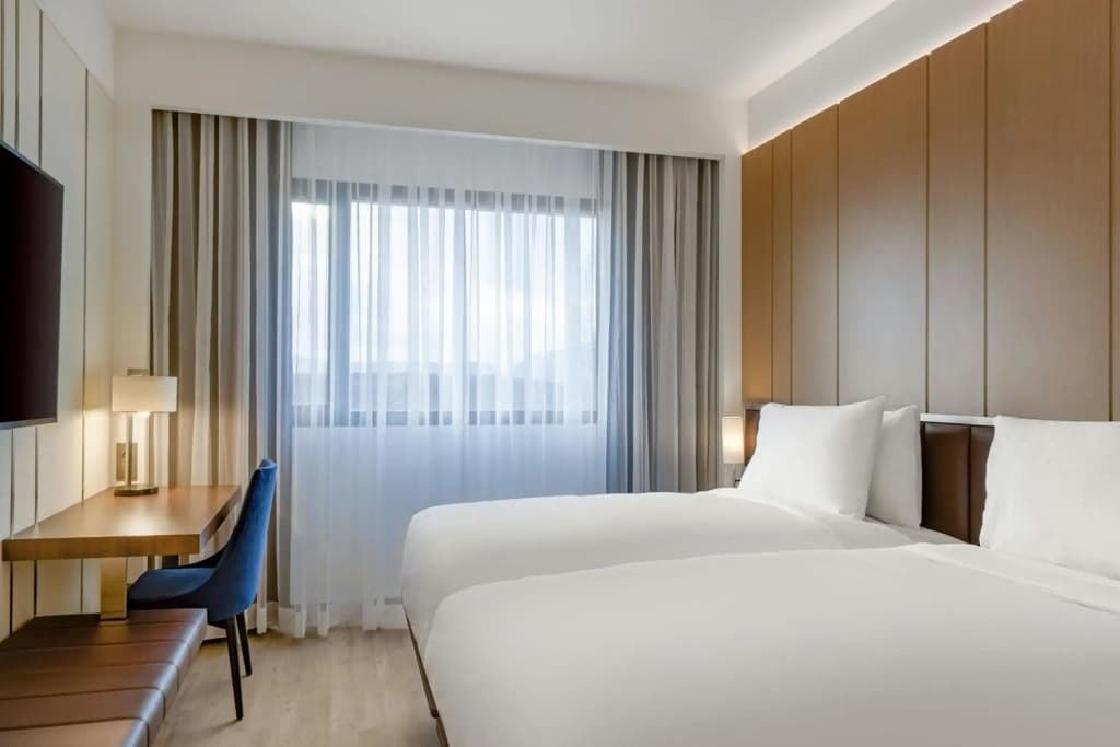 AC Hotel Saint-Julien-en-Genevois - Photo 1