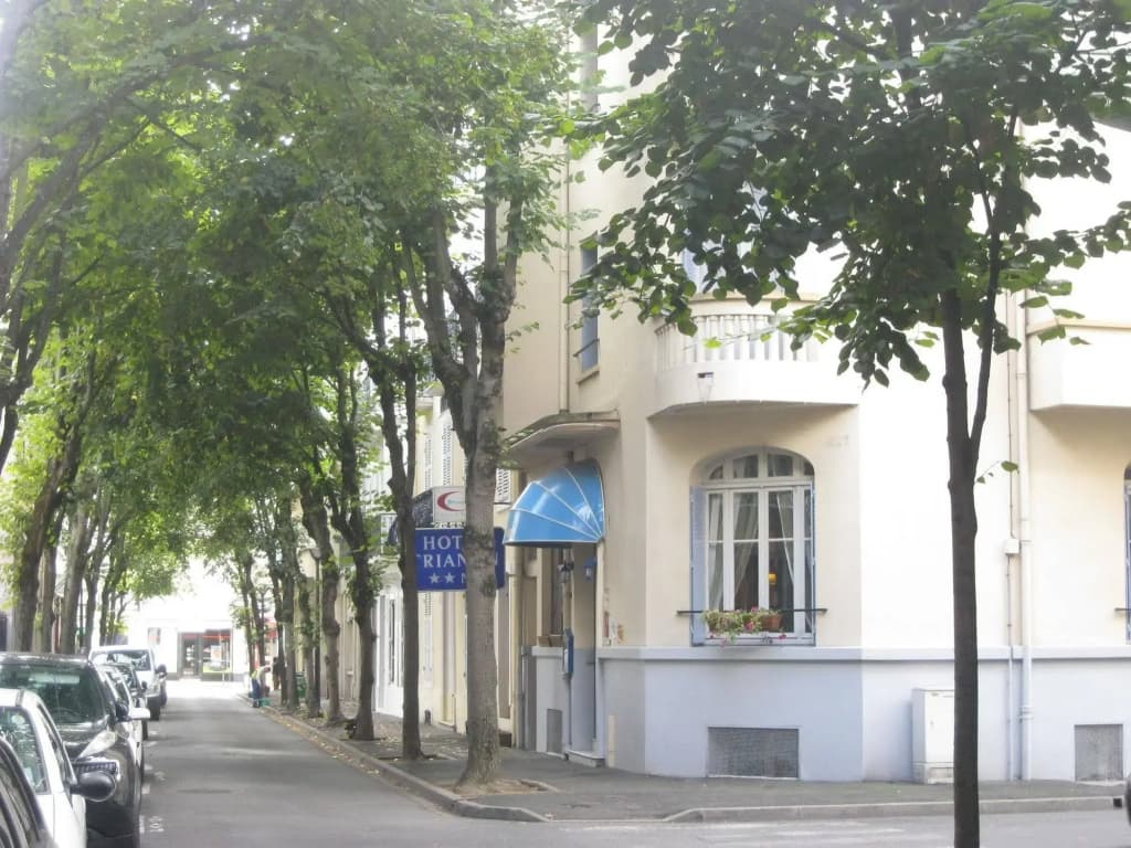 Hôtel Trianon - Photo 1
