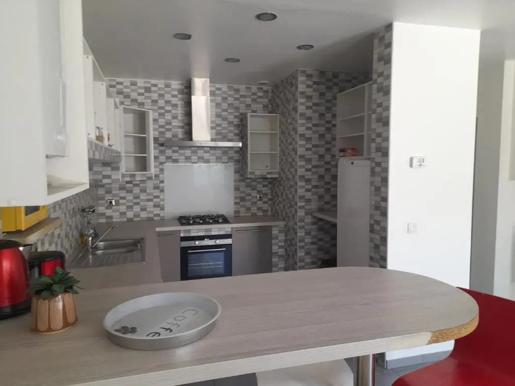 appartement familiale avec extérieur sympas pour profité du soleil - Miniature 7