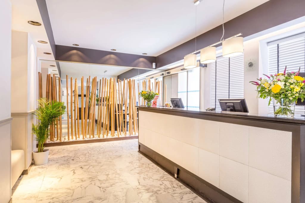 Sure Hotel by Best Western Paris Gare du Nord - Photo 2