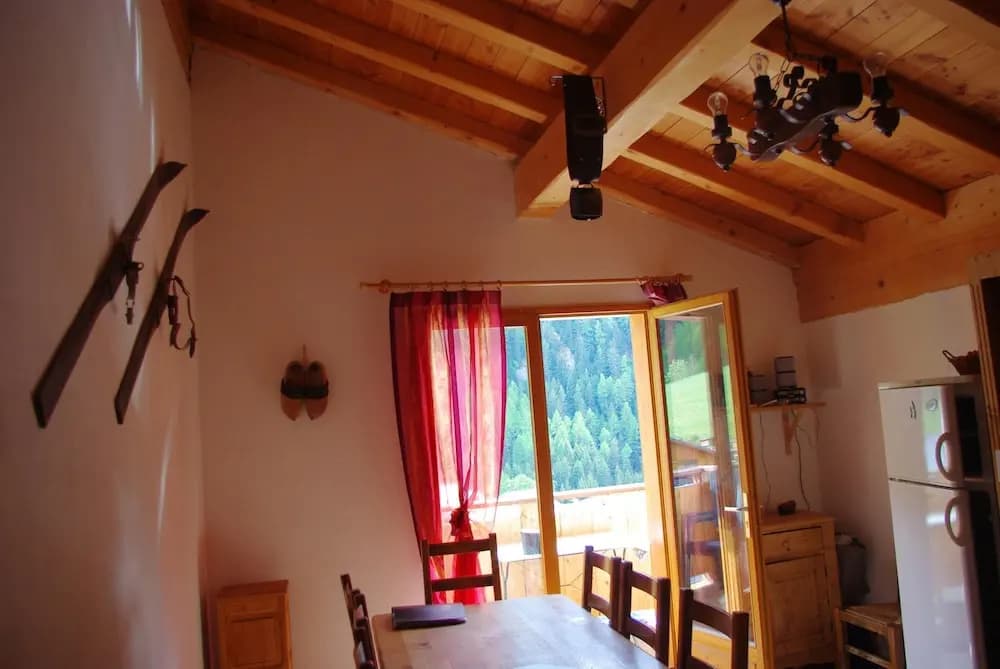 Apartment With 3 Bedrooms in Peisey-nancroix, With Wonderful Mountain View, Enclosed Garden and Wifi - 22 km From the Slop...