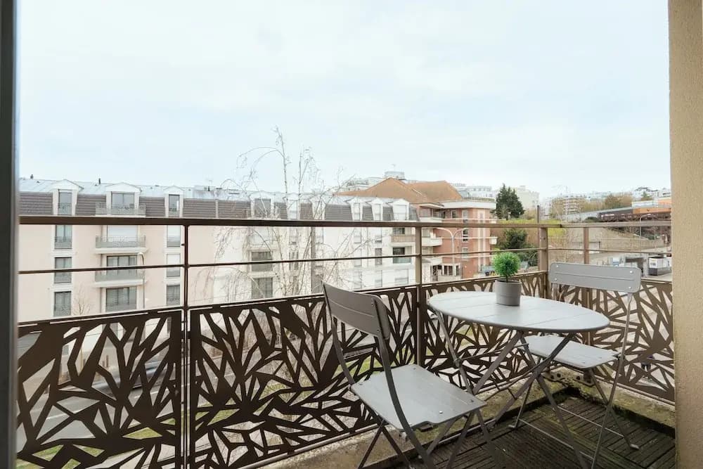 Appartement Spacieux a Chatillon - Miniature 7