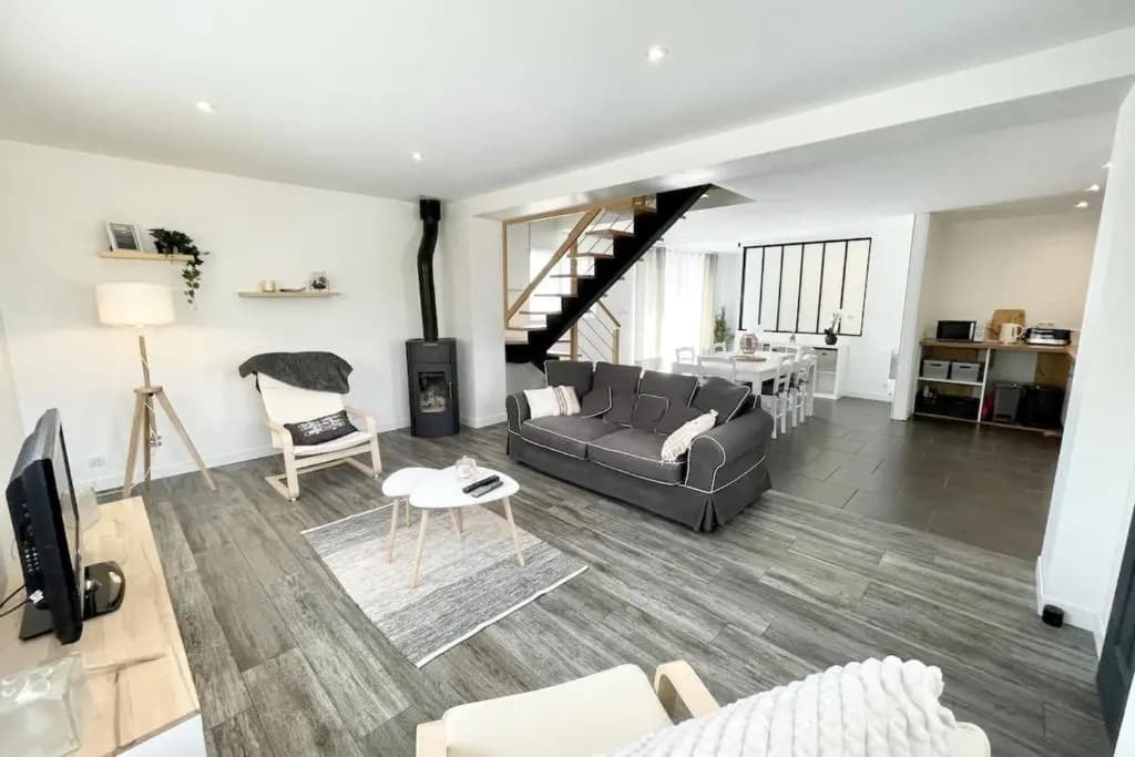 Jolie maison entièrement rénovée Proche plages - Photo 1