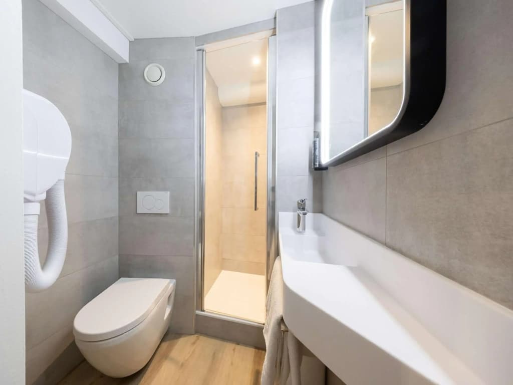 ibis budget Bordeaux Centre Mériadeck - Miniature 7
