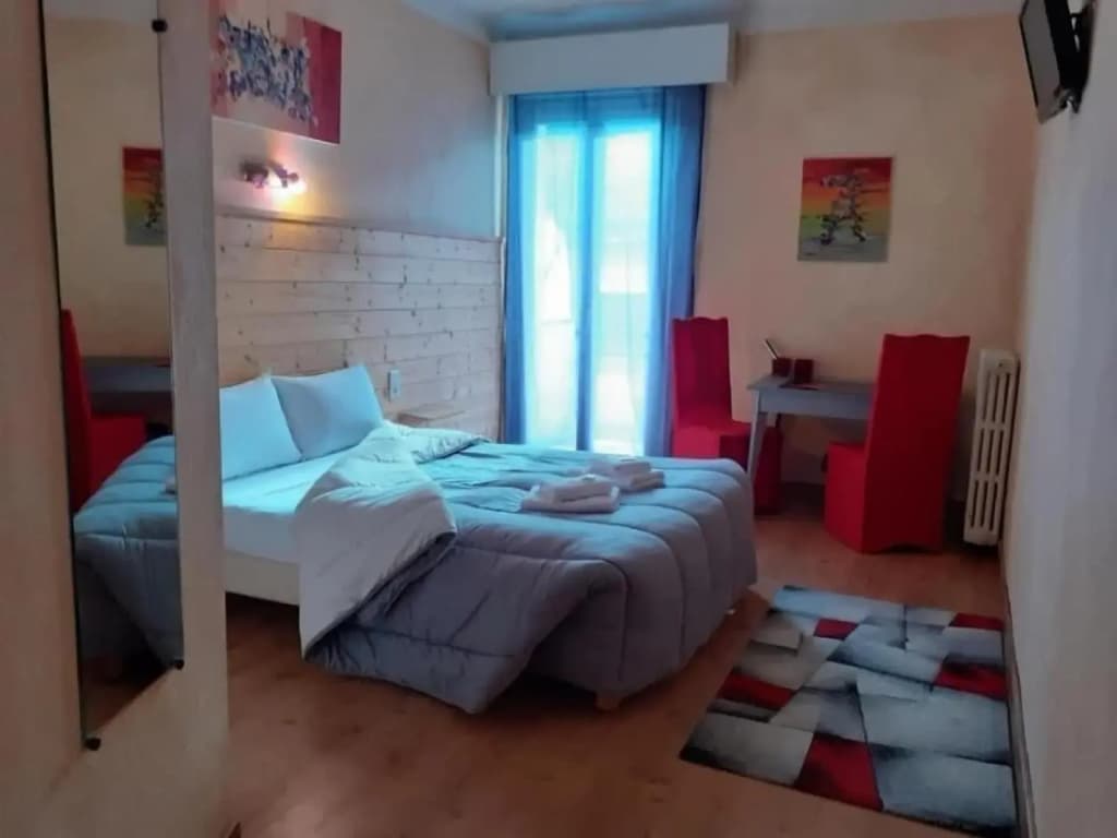 Hotel Bayle - Photo 5