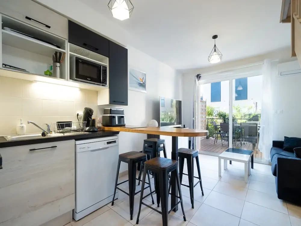 Villa in Valras-plage Near Sand Beach - Photo 4