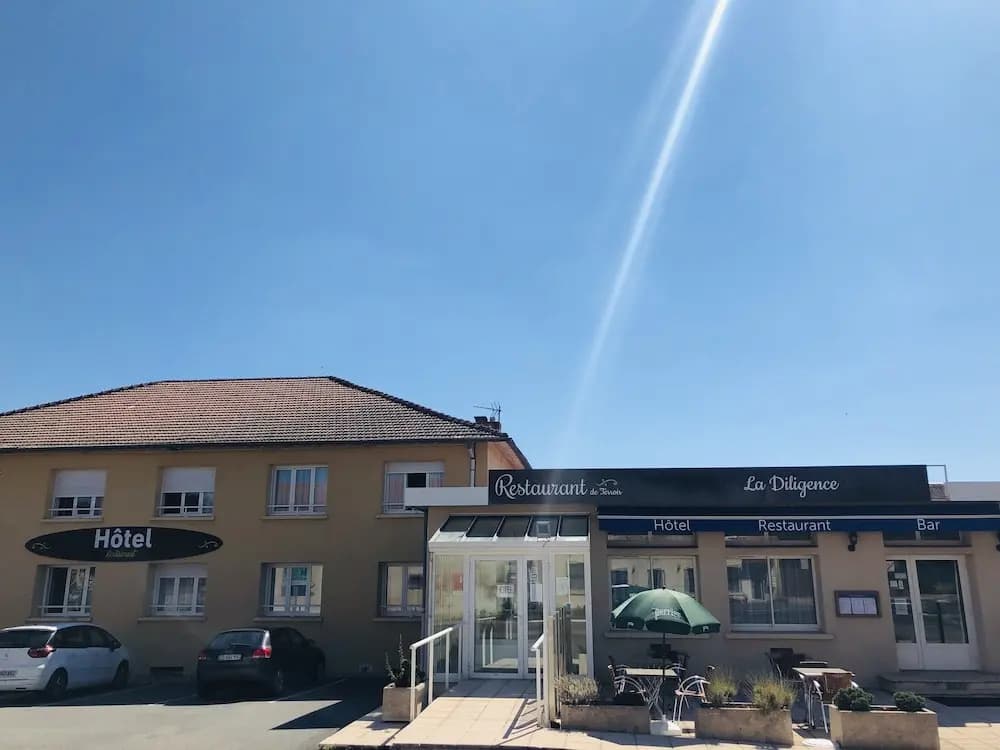 Hôtel Restaurant La Diligence - Photo 1