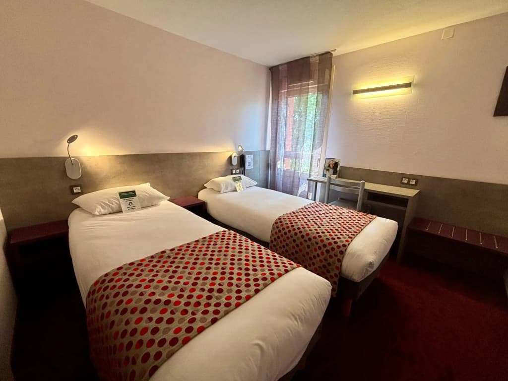 Brit Hotel Les Evens - Photo 4