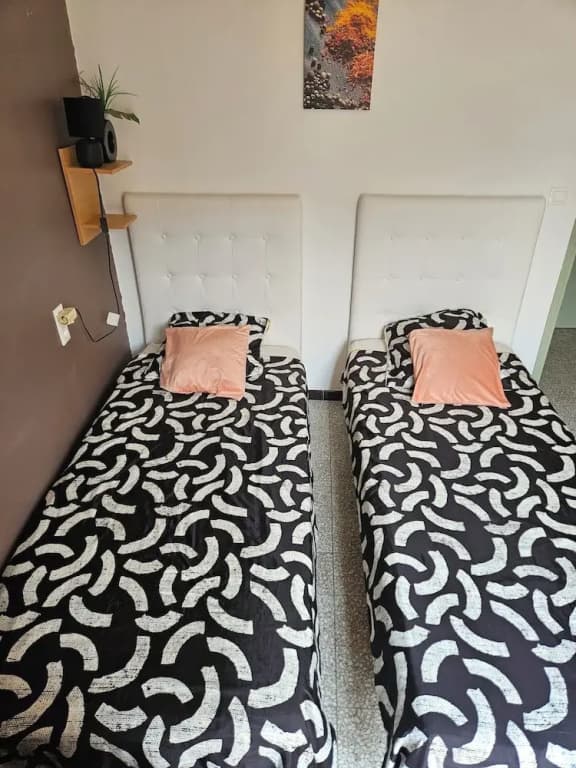 Chambre 2 lit simple avec balcon - Photo 3