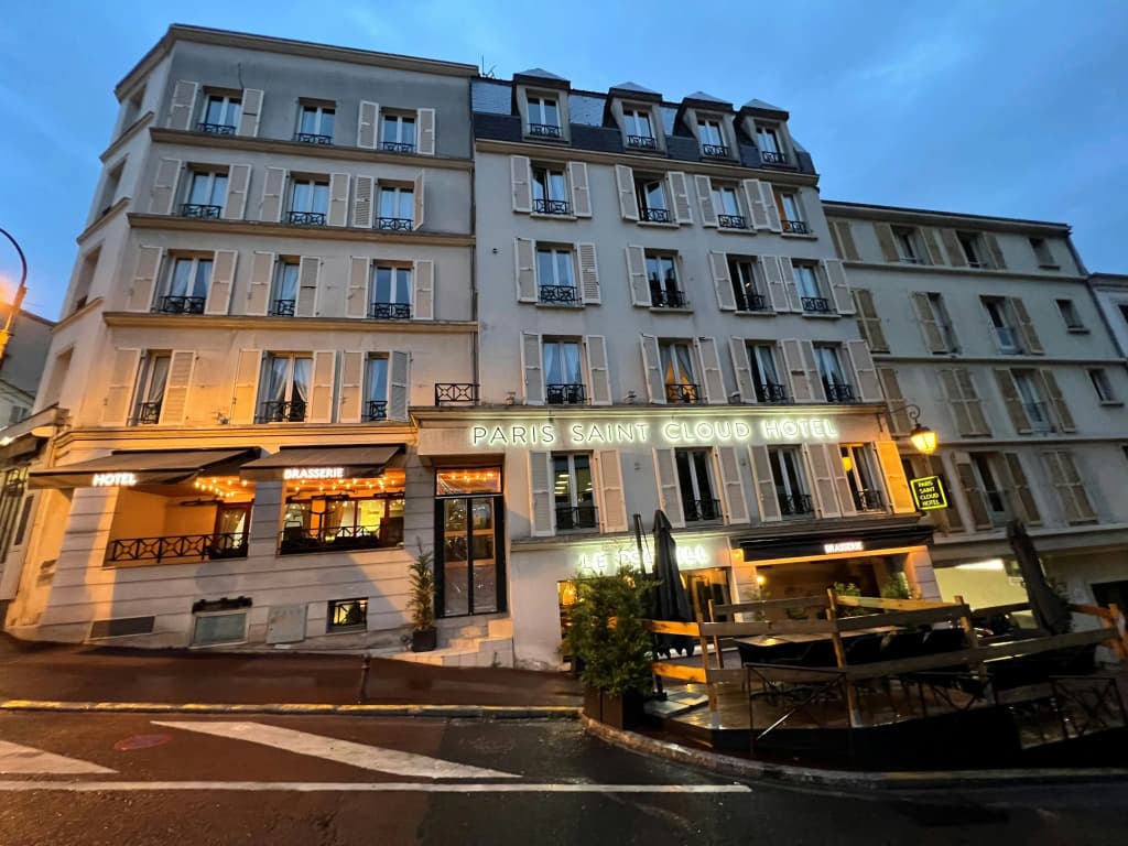 Paris Saint-Cloud Hôtel - Photo 1