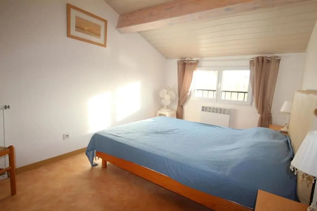 Belle villa climatisée 4 chambres 10 couchages 2 terrasses parking privatif dans résidence sécurisée piscine commune 800 m...