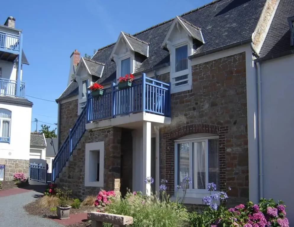 Apartment in Tregastel Near the Beach - Photo 1