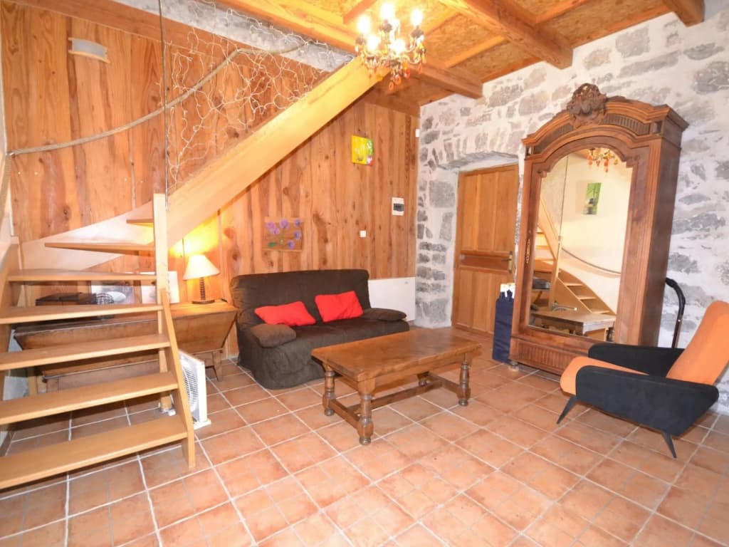 Vintage Holiday Home in Lanas with Swimming Pool - Photo 2