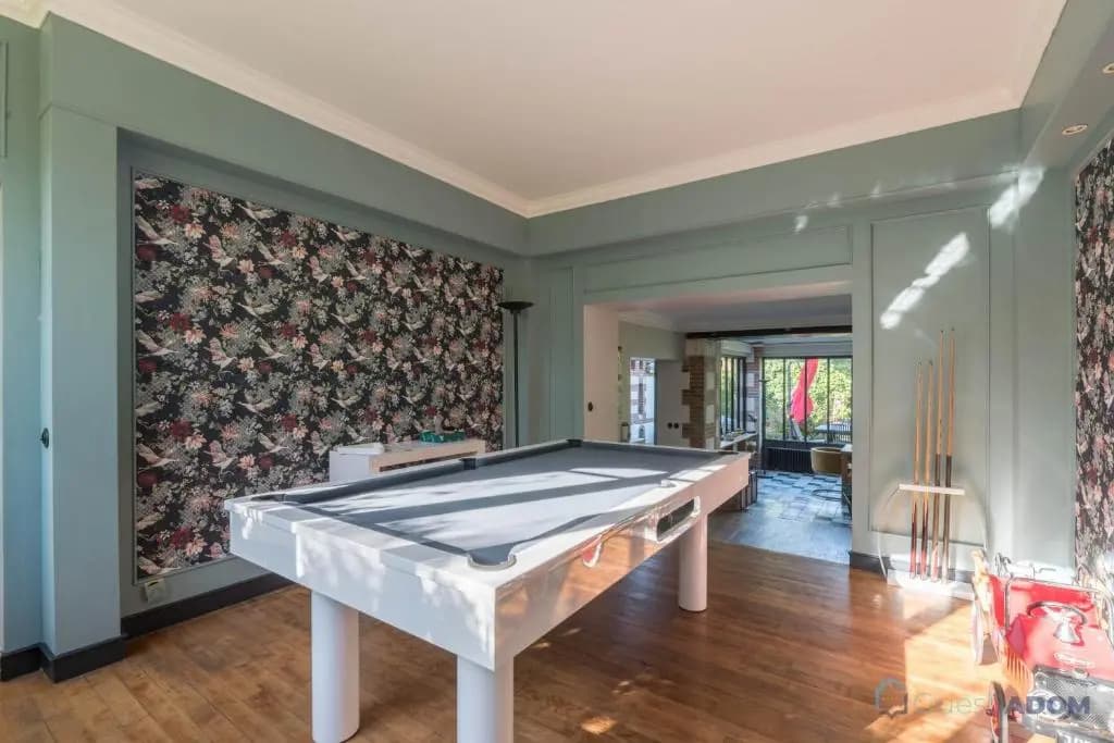 Maison avec jardin de 1200m et billard - Miniature 7